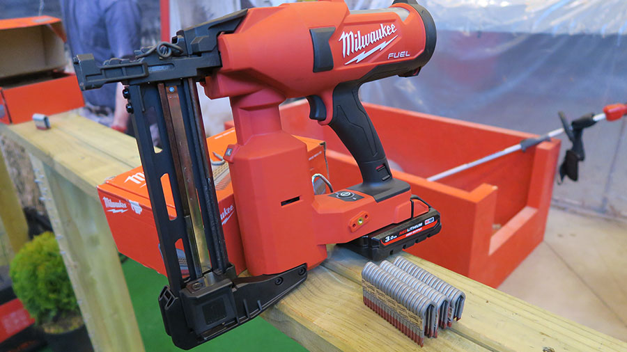 Agrafeuse pour clôture 18V M18 FFUS 4933479834 Milwaukee